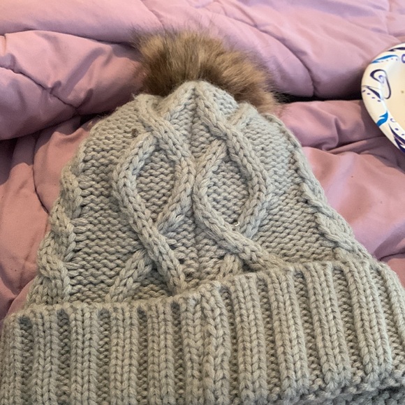 UGG WINTER HAt - Picture 2 of 4